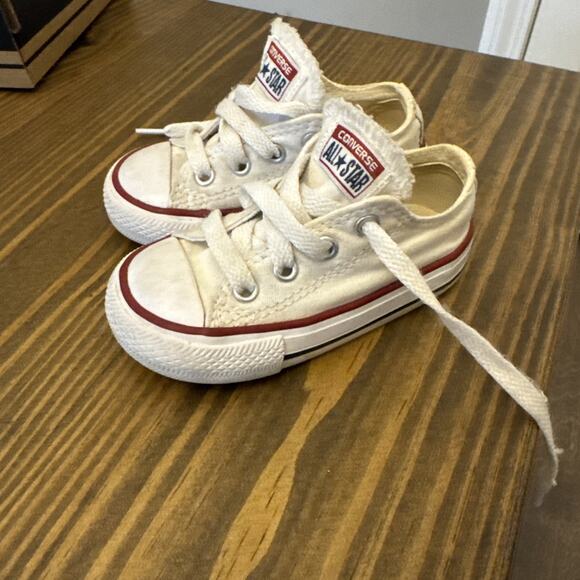 Conver All Star Chuck Taylor Low Size 5 White Red Black Infant - Picture 2 of 4